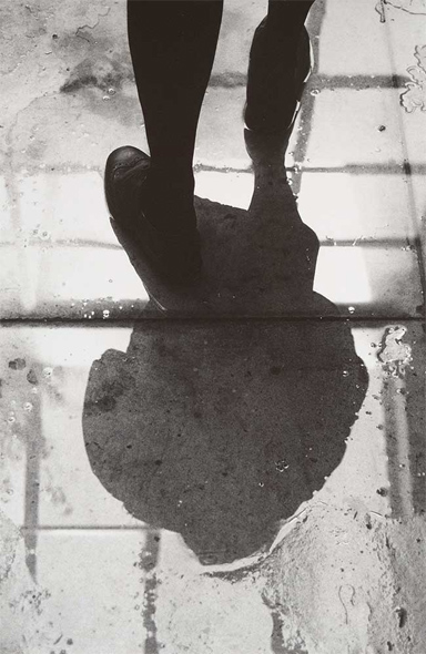 Helena Almeida, Bañada en lágrimas #1, 2009