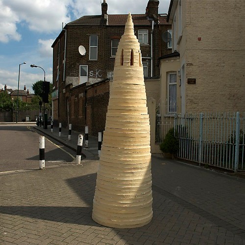 UP THE DUFF 2013- 15 Insulation boards, raw pigment. 305 cm x 95 cm x 95 cm<br class=